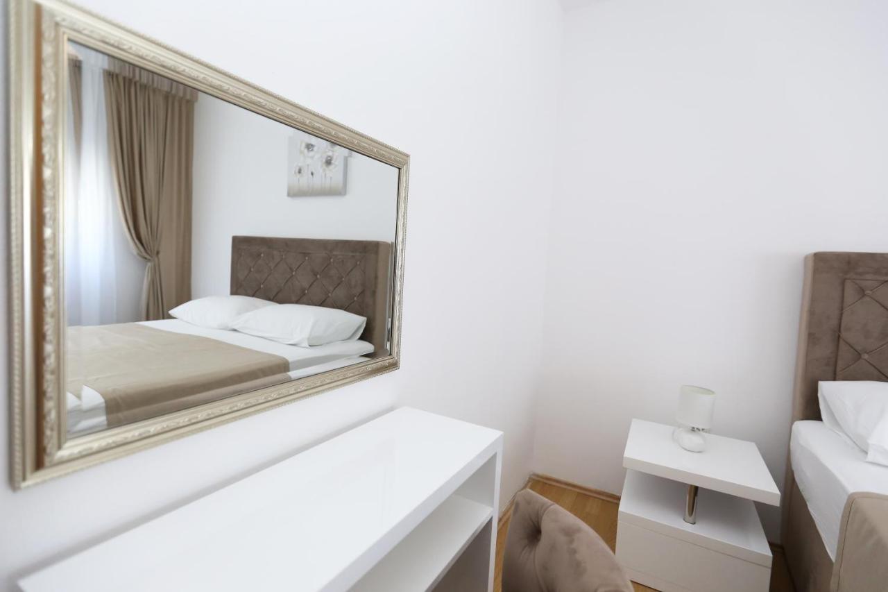 Apartmani Guto Подстрана Екстериор снимка