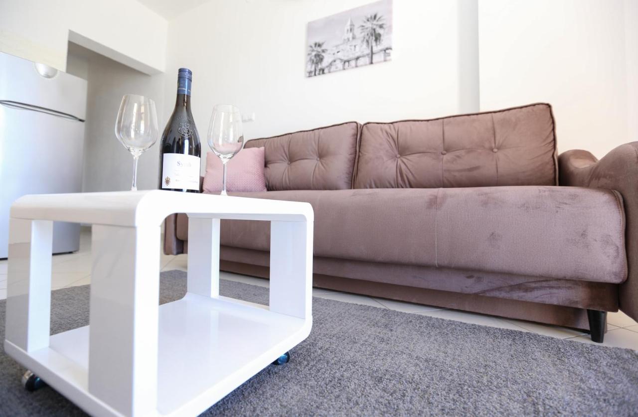 Apartmani Guto Подстрана Екстериор снимка