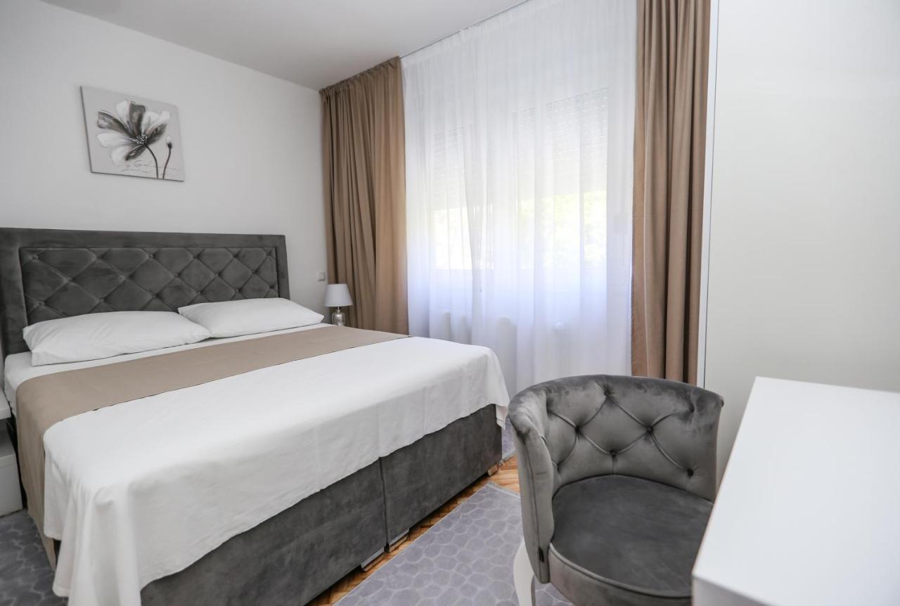 Apartmani Guto Подстрана Екстериор снимка