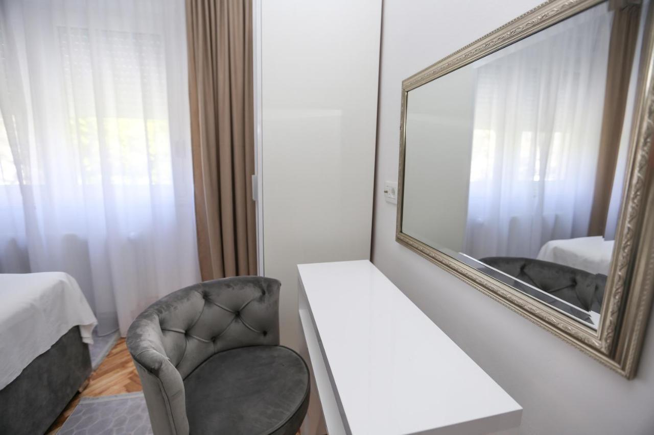 Apartmani Guto Подстрана Екстериор снимка