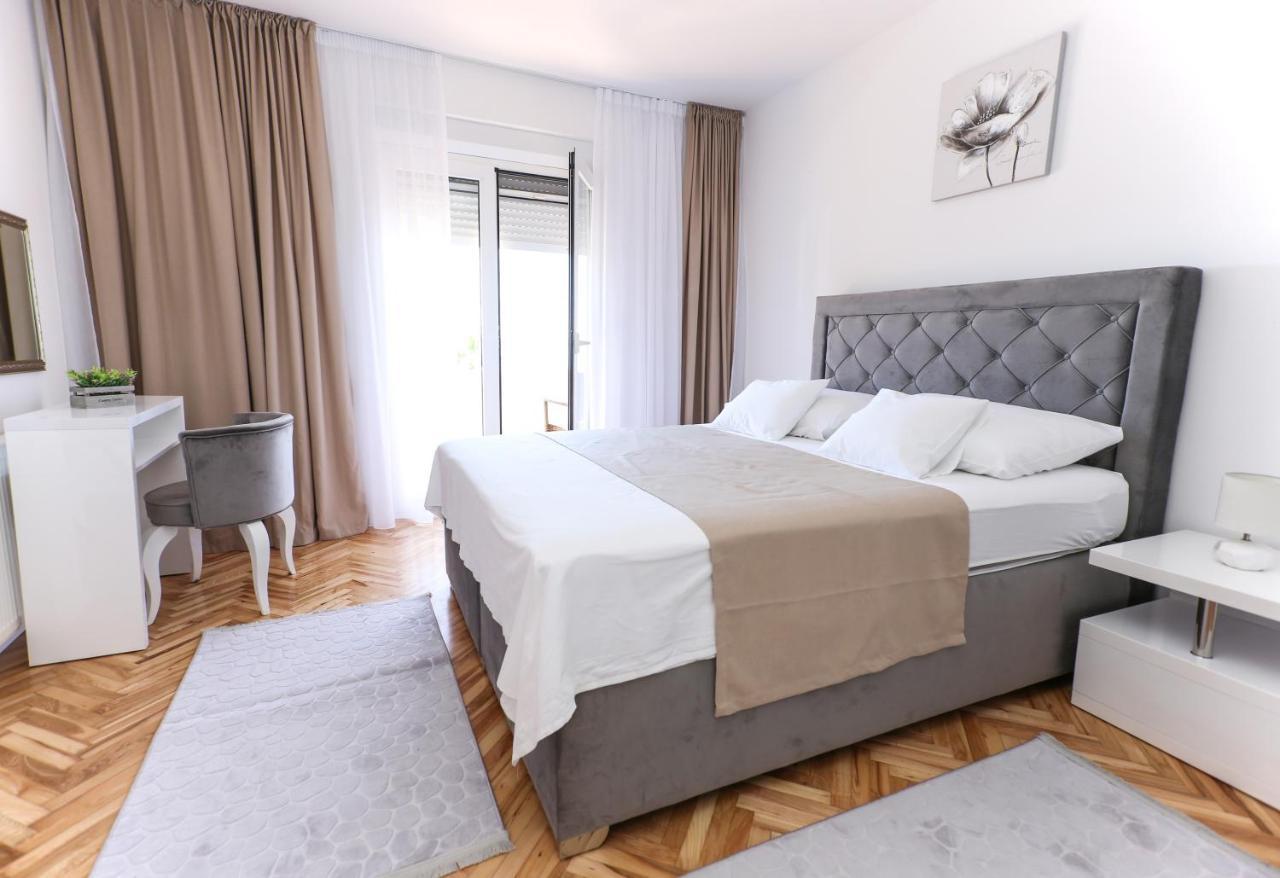 Apartmani Guto Подстрана Екстериор снимка